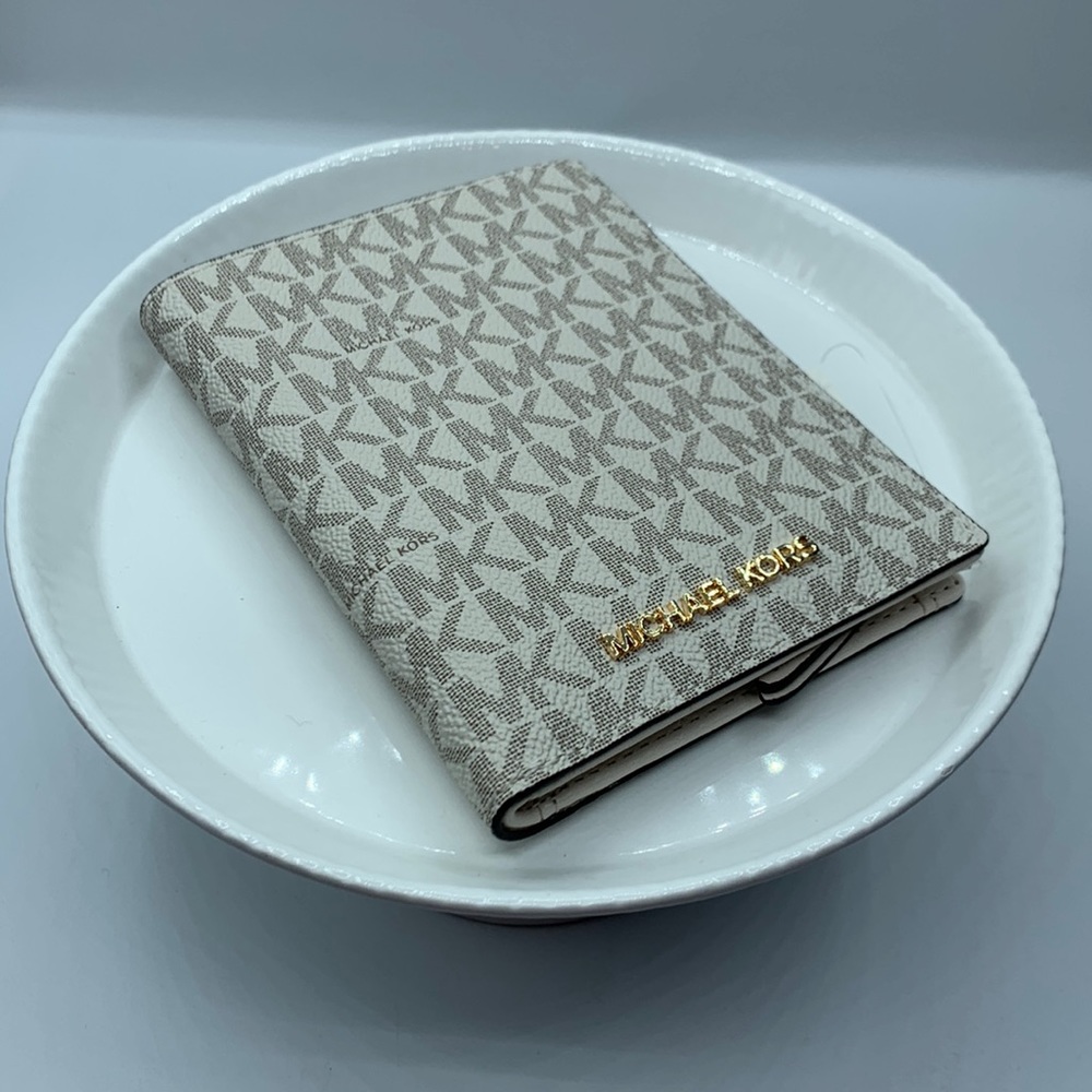 Men’s Michael Kors Logo Passport Wallet